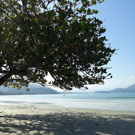 Pe Na Areia Apto 708 Ubatuba Bagian luar foto